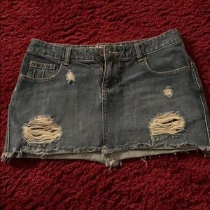 Mossimo Denim distressed jean skirt